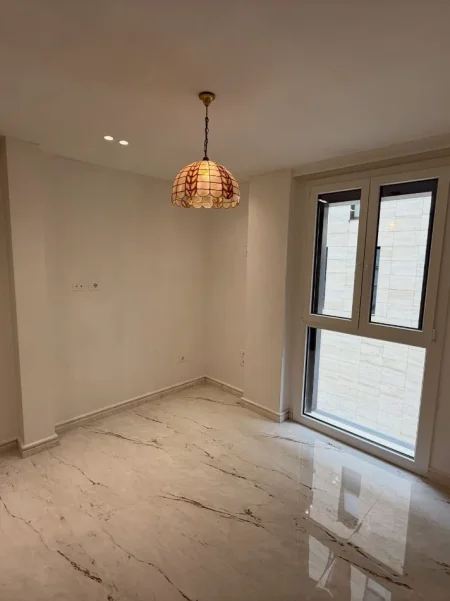 Tirane,🏢JEPET ME QIRA Ambient Per Zyra, Kati 1, 94 m² 1.600 € (Liqeni i Thate)