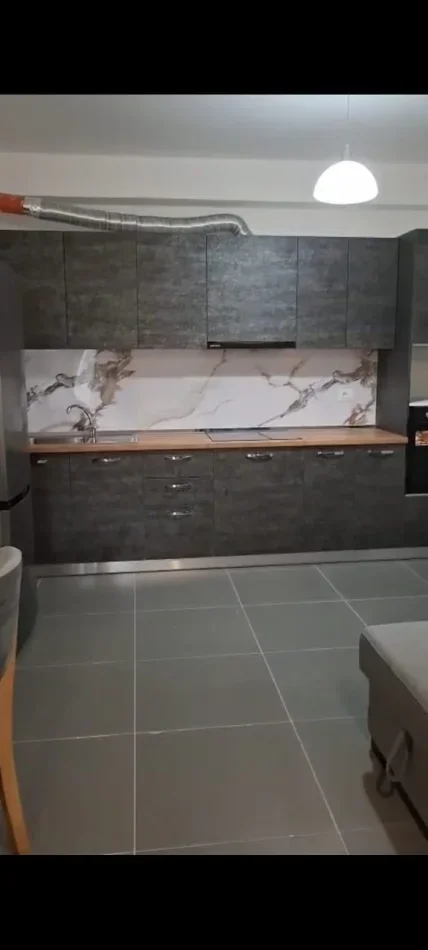 Tirane, jepet me qera apartament 2+1 Kati 3, 80 m² 500 € (Rruga 5 Maji)