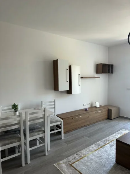 Tirane, jepet me qera apartament 1+1 Kati 2, 78 m² 420 € (5 Maji)