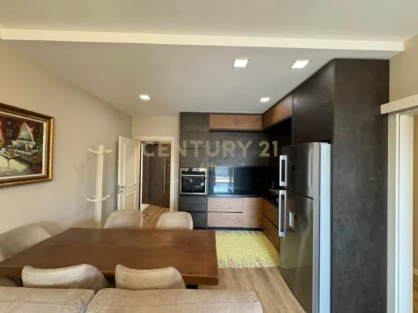 Tirane, jepet me qera apartament 2+1 Kati 6, 100 m² 700 € (ish fusha aviacionit)