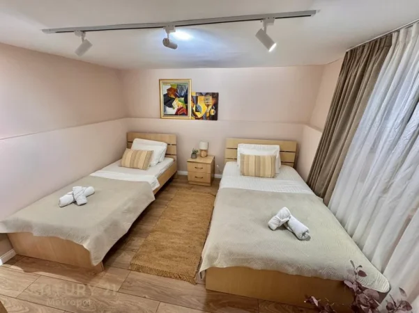 Tirane, jepet me qera apartament 2+1 Kati 1, 135 m² 670 € (mihal grameno)