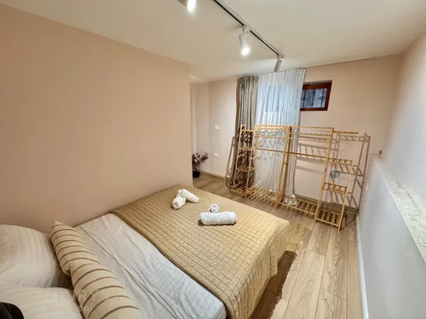 Tirane, jepet me qera apartament 2+1 Kati 1, 135 m² 670 € (mihal grameno)