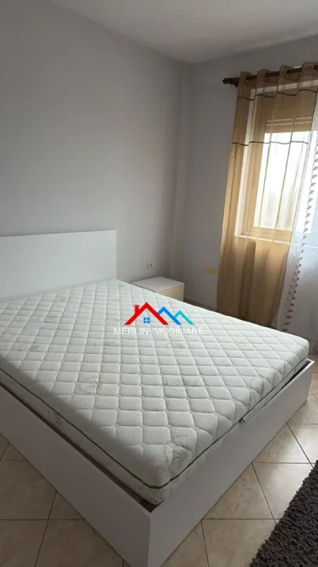 Tirane, jepet me qera apartament 2+1+Ballkon Kati 9, 100 m² 500 € (RRUGA KASTRIOTET,KTHESA E KAMZES)
