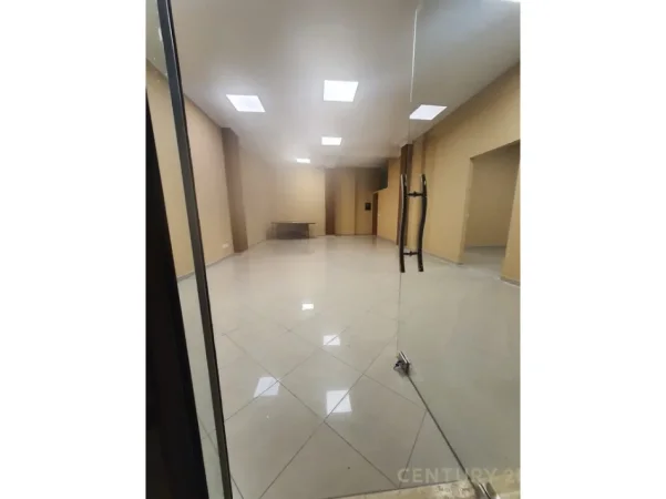 Tirane, shes ambjent biznesi Kati 0, 60 m² 220.000 € 