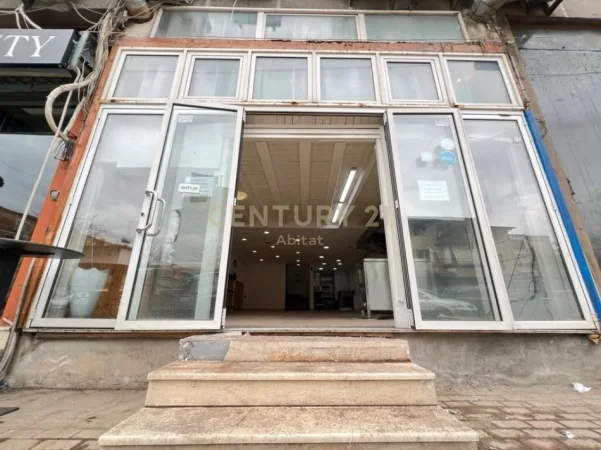 Tirane, shes ambjent biznesi Kati 0, 130 m² 