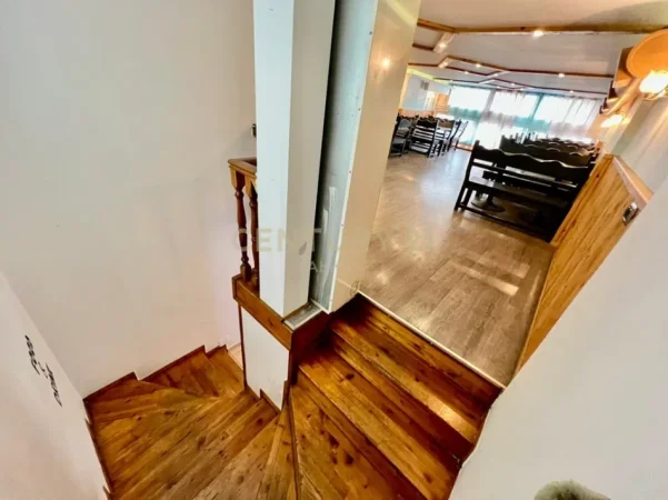 Tirane, shes ambjent biznesi Kati 0, 130 m² 