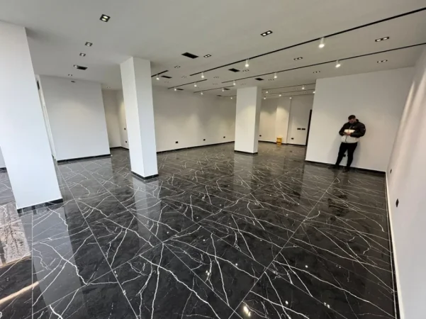 Tirane, jepet me qera ambjent biznesi Kati 1, 130 m² 1.400 € 