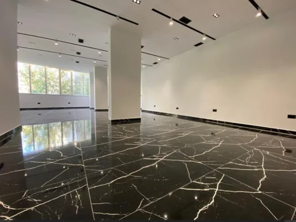 Tirane, jepet me qera ambjent biznesi Kati 1, 130 m² 1.400 € 