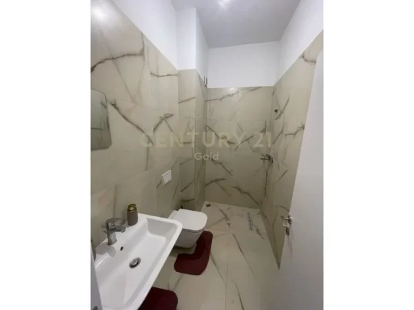 Tirane, jepet me qera zyre Kati 7, 119 m² 1.100 € (Square 21)