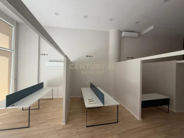 Shqiperi, jepet me qera ambjent biznesi , 104 m² 2.900 € (Juvenilja)