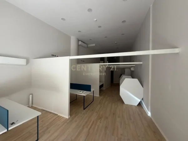 Shqiperi, jepet me qera ambjent biznesi , 104 m² 2.900 € (Juvenilja)