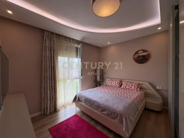 Tirane, jepet me qera apartament 2+1+Aneks+Ballkon Kati 6, 100 m² 700 € 