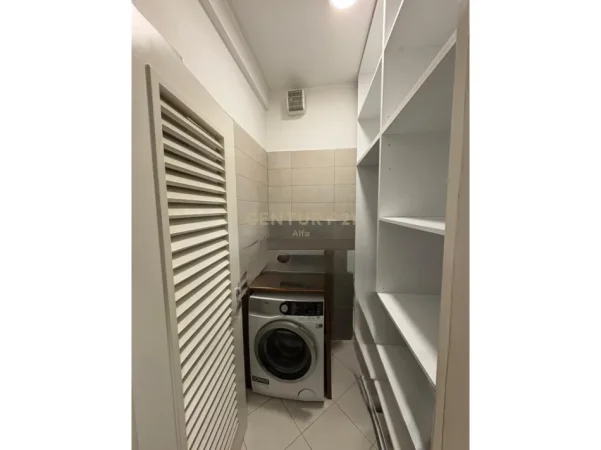 Tirane, jepet me qera apartament 2+1+Aneks+Ballkon Kati 6, 100 m² 700 € 