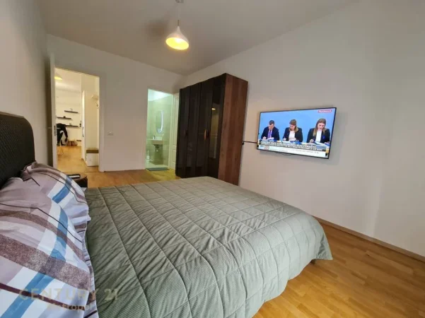Tirane, jepet me qera apartament 2+1+Aneks+Ballkon Kati 2, 100 m² 1.200 € (Petrele)