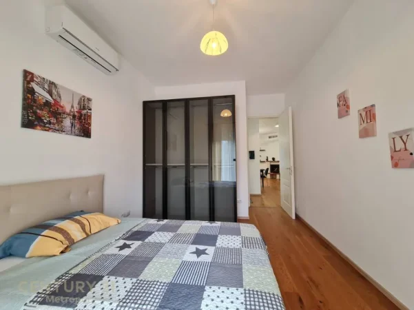 Tirane, jepet me qera apartament 2+1+Aneks+Ballkon Kati 2, 100 m² 1.200 € (Petrele)