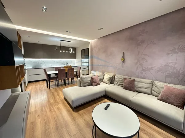Tirane, jepet me qera apartament 1+1+Ballkon Kati 2, 71 m² 850 € (Shkolla e Kuqe)