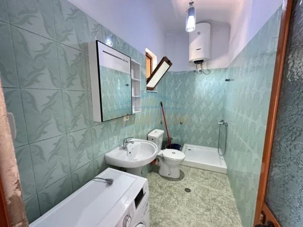 Tirane, jepet me qera apartament 2+1+Ballkon Kati 2, 100 m² 400 € (Bulevardi i Ri)