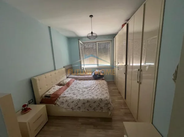 Tirane, jepet me qera apartament 1+1+Ballkon Kati 4, 67 m² 550 € (Porcelan)