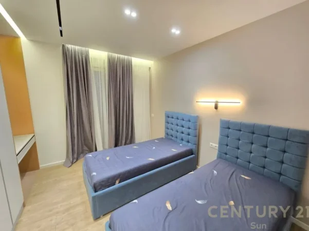 Tirane, jepet me qera apartament 2+1+Aneks+Ballkon Kati 3, 140 m² 1.200 € 
