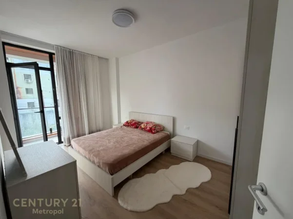 Tirane, jepet me qera apartament 2+1+Aneks+Ballkon Kati 2, 92 m² 700 € 