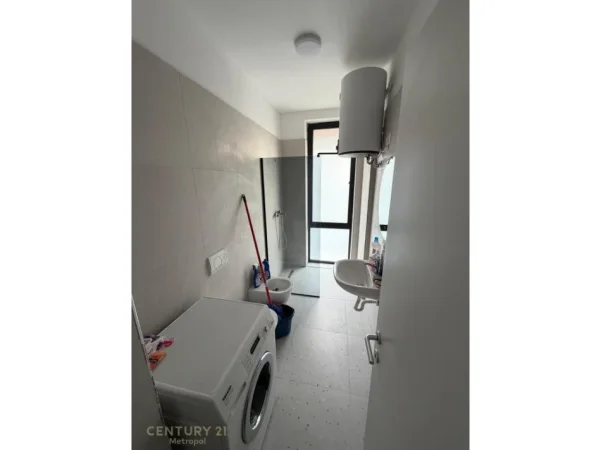 Tirane, jepet me qera apartament 2+1+Aneks+Ballkon Kati 2, 92 m² 700 € 