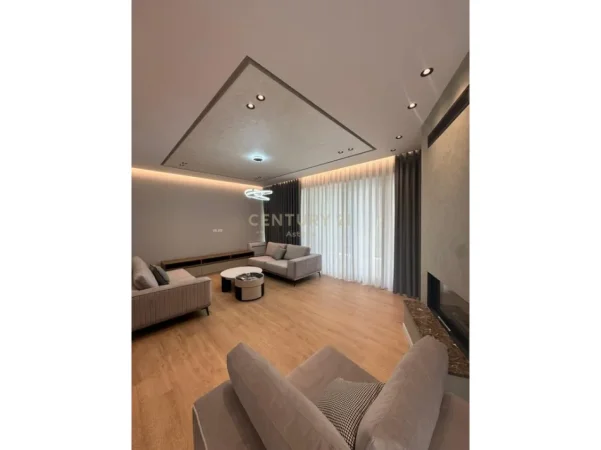 Tirane, jepet me qera Vile 2 Katshe Kati 3, 360 m² 4.500 € (Green Valley)