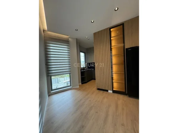 Tirane, jepet me qera Vile 2 Katshe Kati 3, 360 m² 4.500 € (Green Valley)
