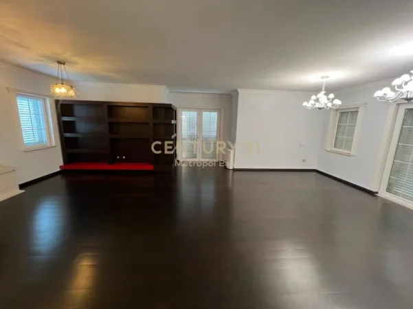 Tirane, jepet me qera Vile 3 Katshe Kati 3, 335 m² 3.800 € (Garden Villas)