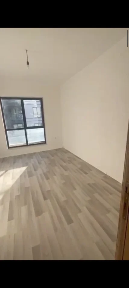 Tirane, shitet apartament 3+1 Kati 2, 135 m² 162.000 € (Rruga 5 Maji)