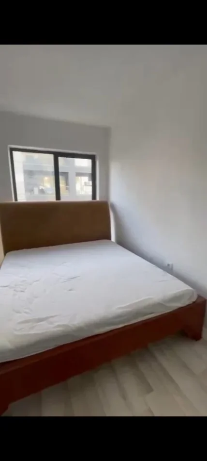 Tirane, jepet me qera apartament 1+1 Kati 2, 50 m² 350 € (Rruga 5 Maji)