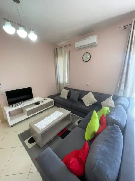 Tirane, jepet me qera apartament 1+1+Aneks+Ballkon Kati 3, 70 m² 480 € (zogu i zi)
