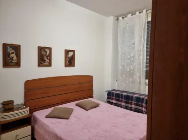Durres, jepet me qera nga Pronari, pa-komision apartament 2+1 Kati 2, 75 m² 400 € (lagja numer 9 rruga Isuf Ferra)