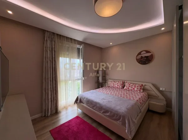 Tirane, jepet me qera apartament 2+1 Kati 6, 100 m² 700 € 