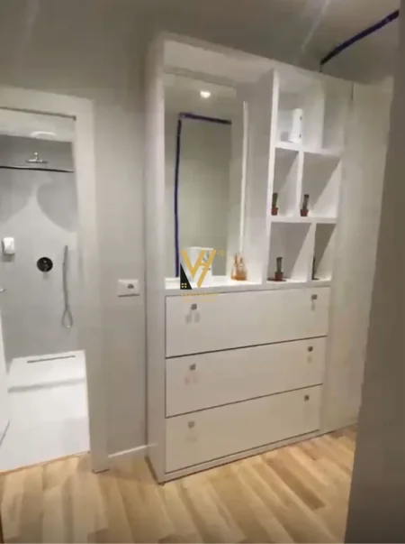 Tirane, jepet me qera apartament 1+1+Ballkon Kati 3, 54 m² 570 € (MINISTRIA E DREJTESISE)