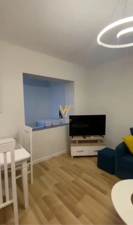 Tirane, jepet me qera apartament 1+1+Ballkon Kati 3, 54 m² 570 € (MINISTRIA E DREJTESISE)