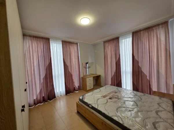 Tirane, jepet me qera apartament 2+1 Kati 1, 122 m² 950 € (STACIONI TRENIT)