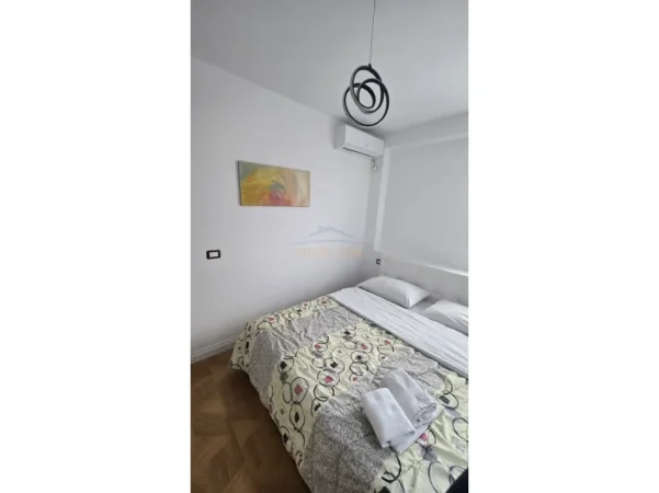 Tirane, jepet me qera 2+1 , –Selite Çmimi: 700 Euro/mua