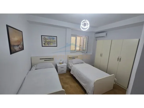 Tirane, jepet me qera 2+1 , –Selite Çmimi: 700 Euro/mua