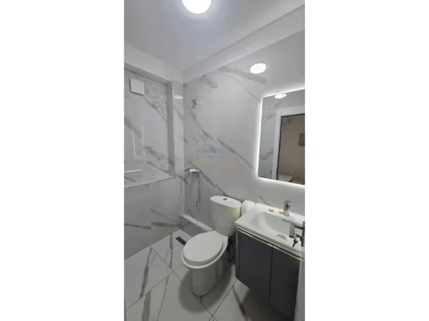 Tirane, jepet me qera 2+1 , –Selite Çmimi: 700 Euro/mua