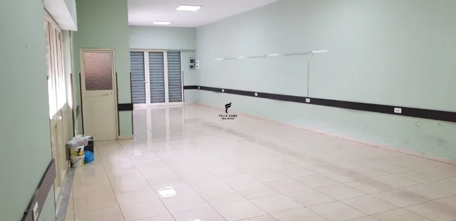 Tirane, jepet me qera dyqan Kati 0, 100 m² 1.000 € (RRUGA BARDHYL)