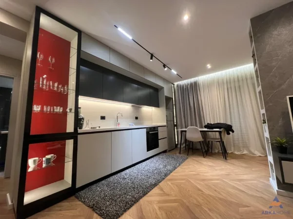 Tirane, jepet me qera apartament 1+1+Ballkon Kati 1, 80 m² 683 € 