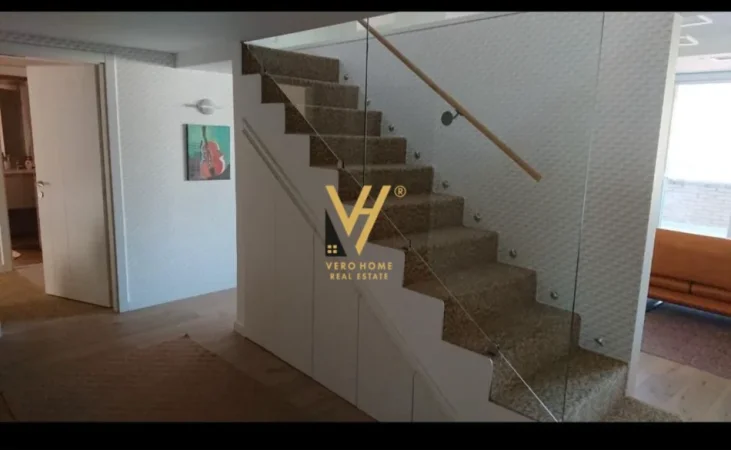 Tirane, jepet me qera apartament duplex 4+1+Ballkon Kati 5, 180 m² 1.800 € (LIQENI I THATE)