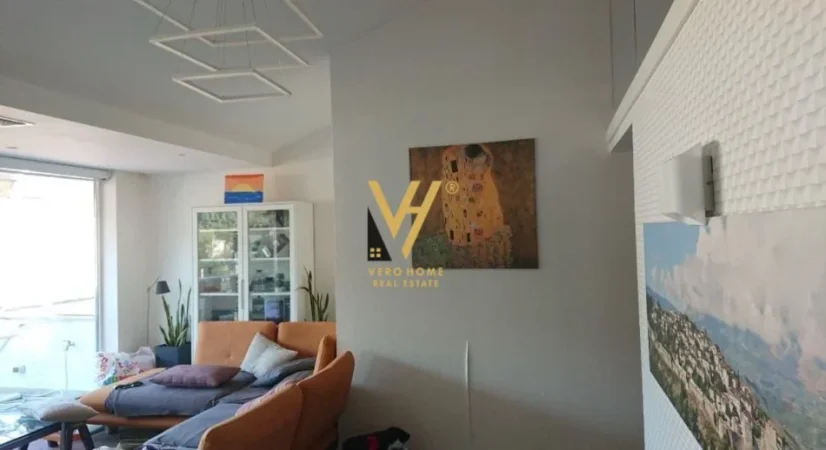 Tirane, jepet me qera apartament duplex 4+1+Ballkon Kati 5, 180 m² 1.800 € (LIQENI I THATE)
