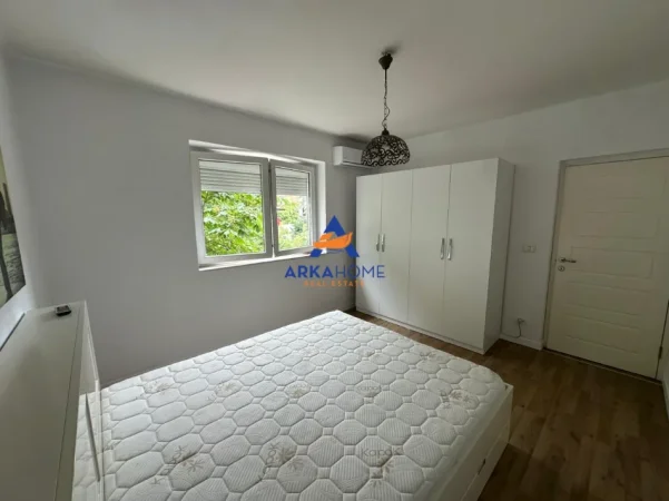 Tirane, jepet me qera apartament 1+1 Kati 2, 65 m² 651 € 