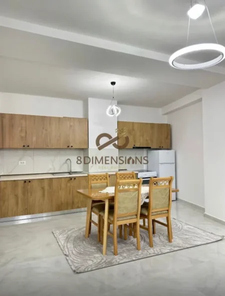 Tirane, jepet me qera apartament 2+1+Ballkon Kati 8, 130 m² 600 € (astir)