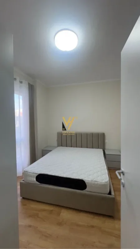 Tirane, jepet me qera apartament 2+1+Ballkon Kati 1, 95 m² 670 € (5 MAJI)