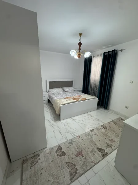 Tirane, jepet me qera apartament 2+1+Ballkon Kati 5, 85 m² 600 € 