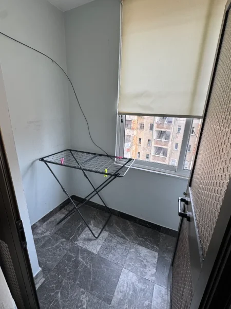 Tirane, jepet me qera apartament 2+1+Ballkon Kati 5, 85 m² 600 € 