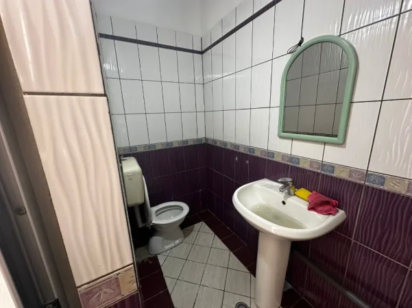 Vlore, shitet dyqan Kati 0, 30 m² 35.000 € (Rruga Mustafa Bello, Kali Trojes, Vlore)