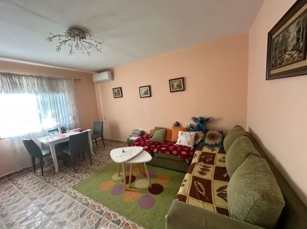 Tirane, jepet me qera apartament 1+1 Kati 2, 56 m² (rruga e dibres)